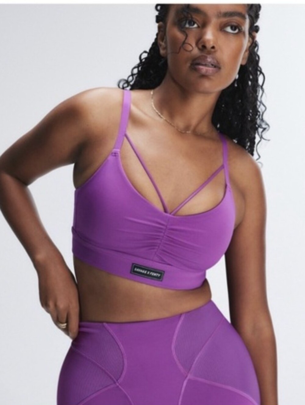 Savage X Fenty CURVE ALERT MEDIUM-IMPACT SPORTS BRA